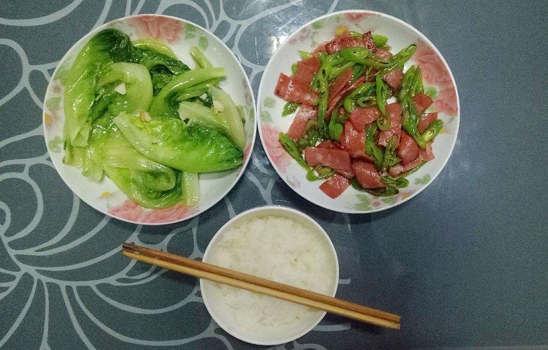 晚飯后養(yǎng)生小知識(shí)，晚飯時(shí)按序做5件事，舒暢安康還養(yǎng)身！